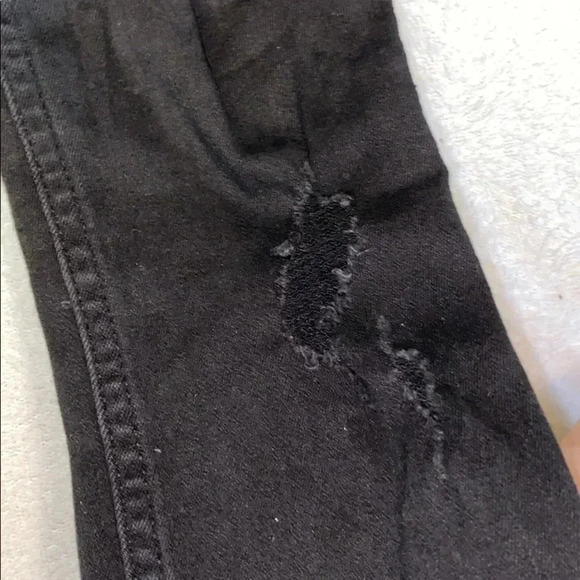 Hollister Ripped Jeans - Picture 4 of 6